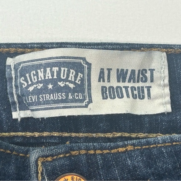 Levi’s Signature At The Waist Boot Cut Jean Size 12 Women’s - Picture 4 of 7